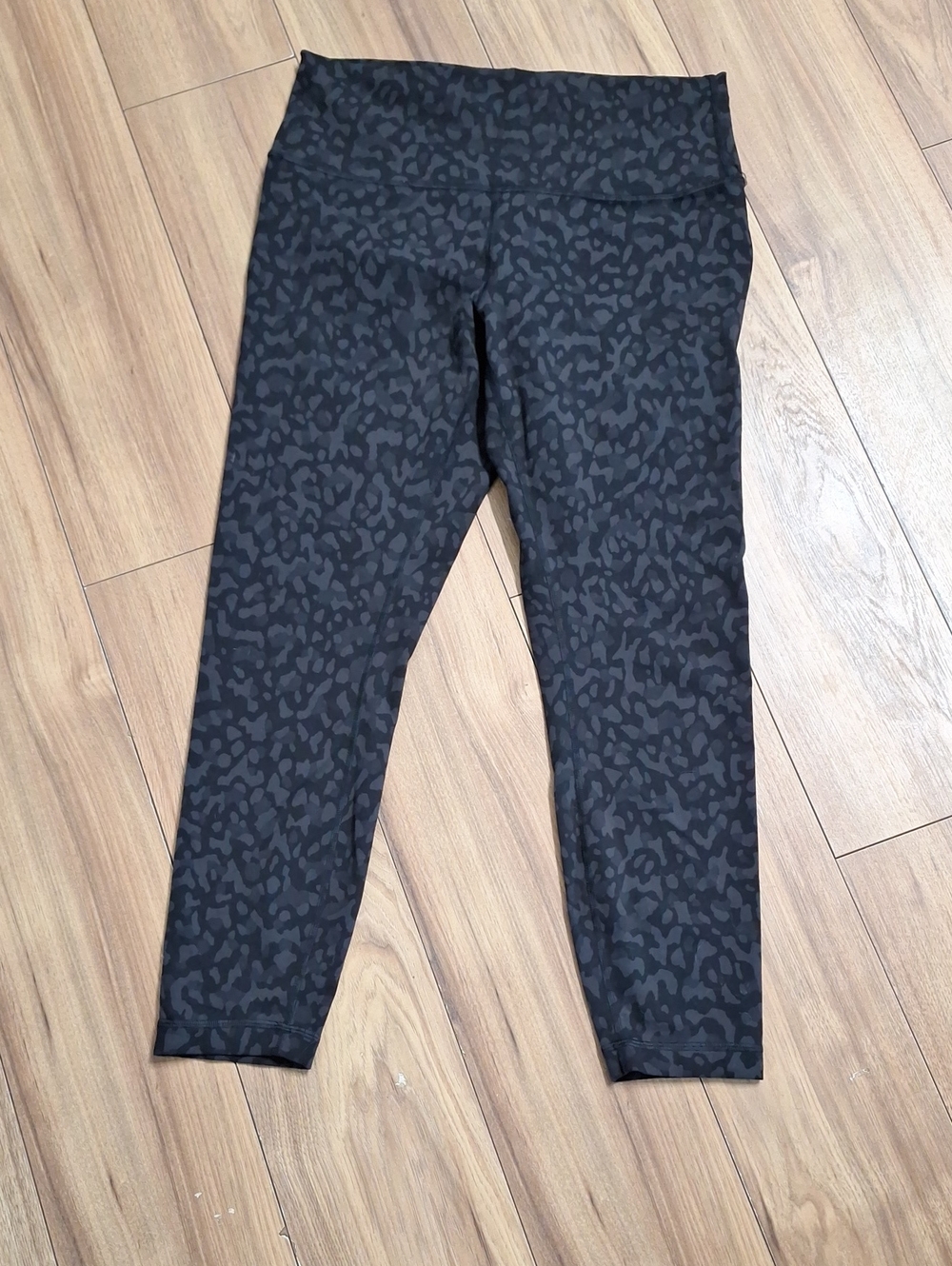 Lululemon Black And Gray Leggings